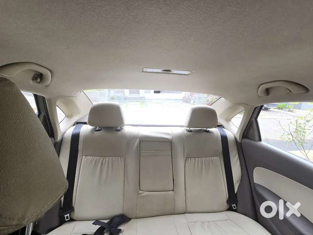 Skoda Rapid 1.6 Petrol Manua Ultima| 2nd Owner | 79k | ₹4.35l
