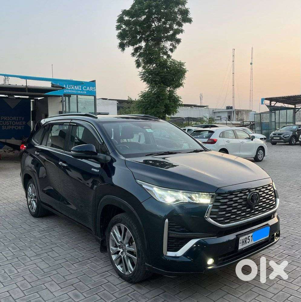 Toyota Innova Hycross 2.0 Zx (o) Hybrid 7 Str, 2024, Petrol