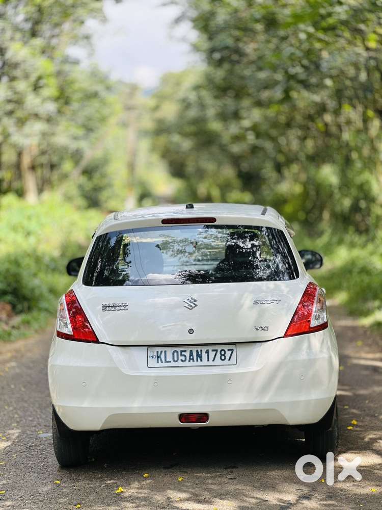Maruti Suzuki Swift Vxi Optional, 2016, Diesel