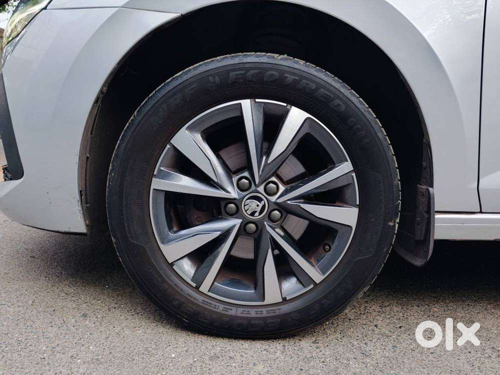 Skoda Slavia Style 1.0l Tsi At, 2023, Petrol