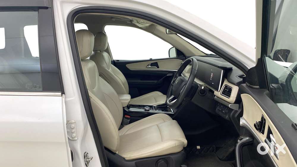 Mahindra Xuv700 2.2 Ax 7 Diesel At Str Awd, 2023, Diesel