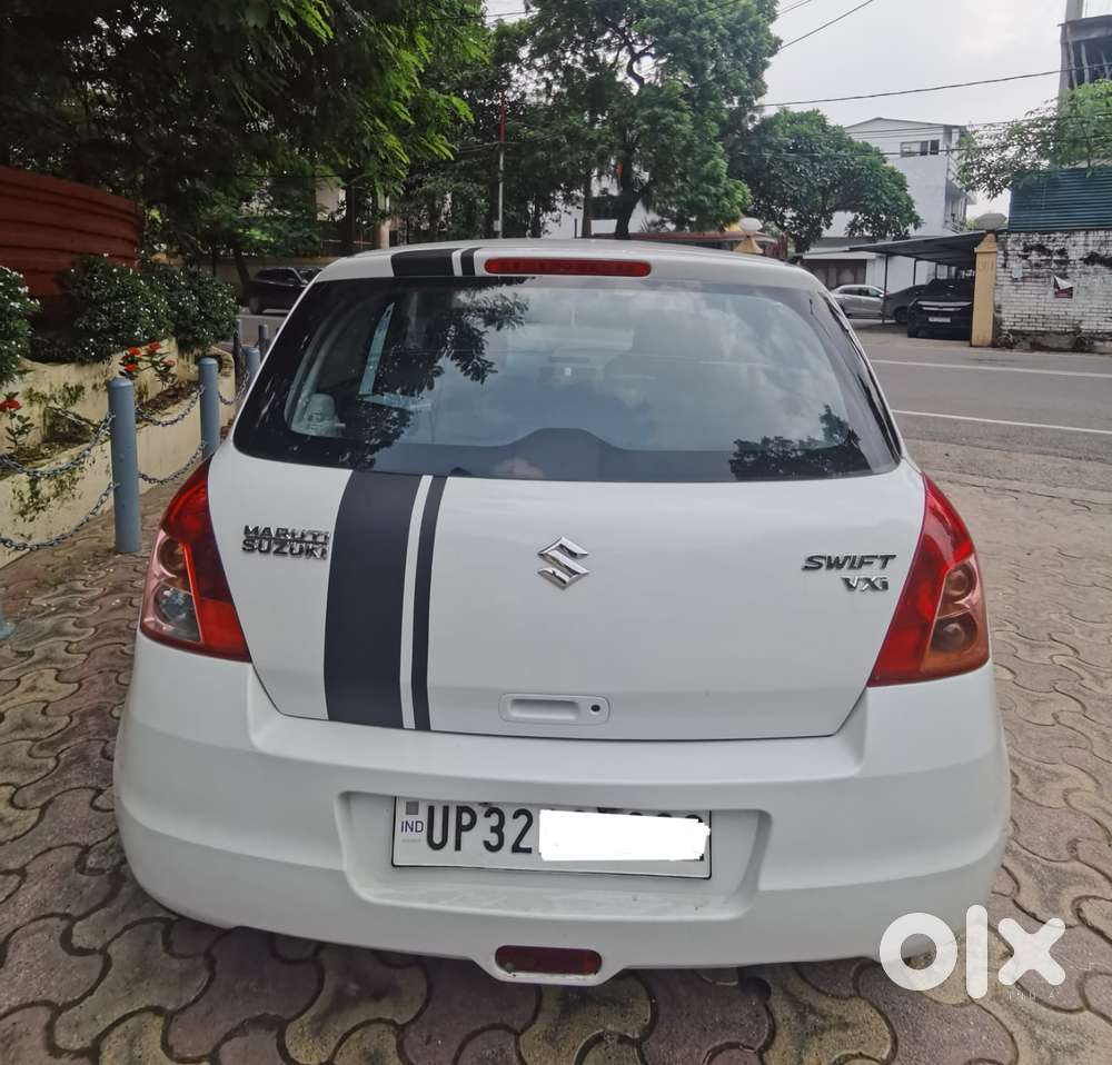 Maruti Suzuki Swift Vxi + Manual, 2011, Petrol