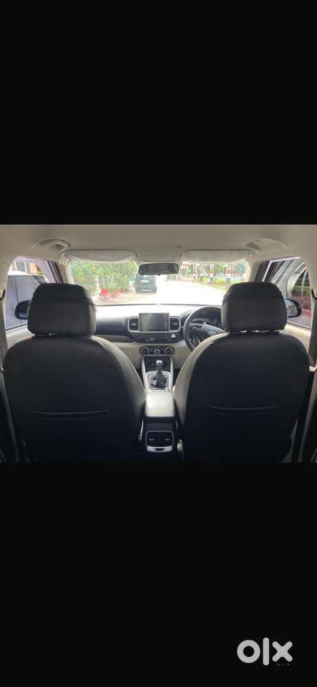 Hyundai Venue Petrol 2024