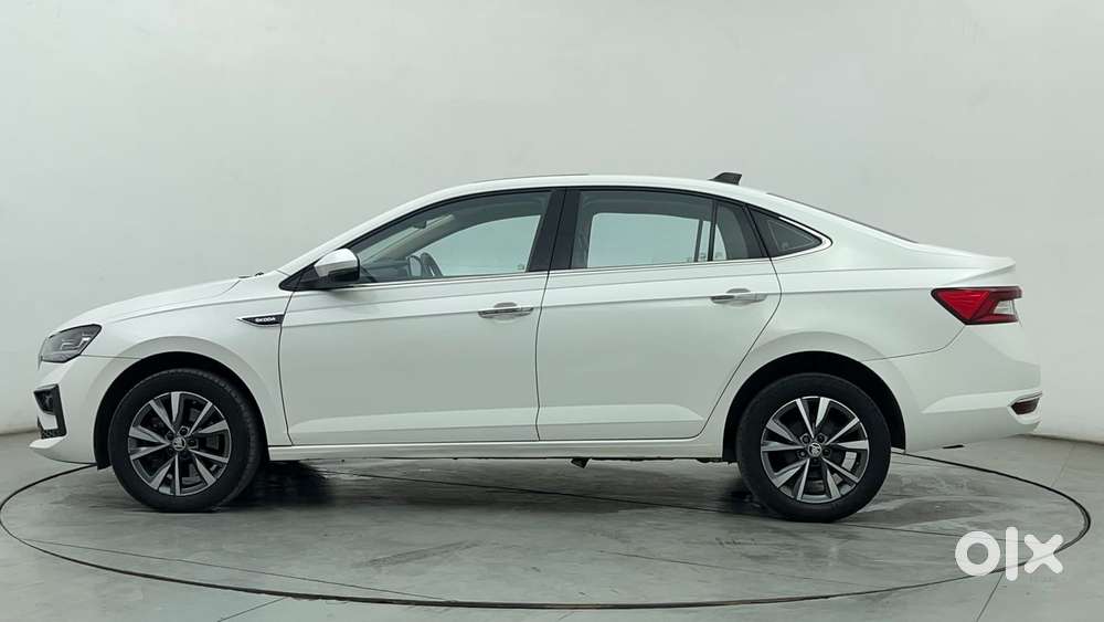 Skoda Slavia Style 1.0l Tsi Mt, 2022, Petrol