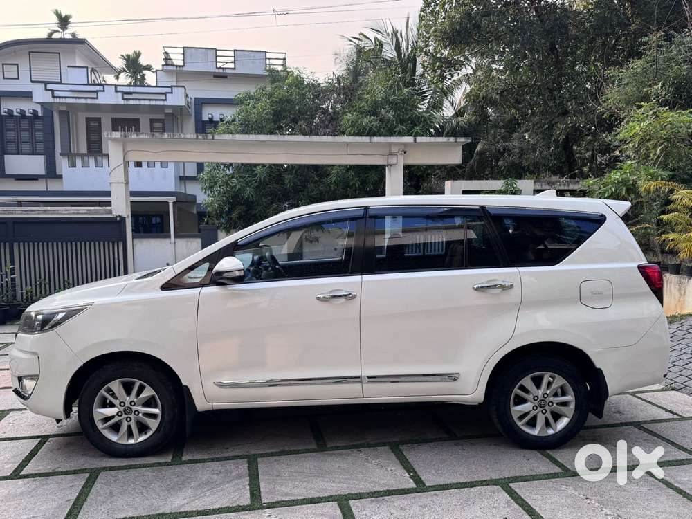 Toyota Innova Crysta 2.4 G Mt, 2017, Diesel