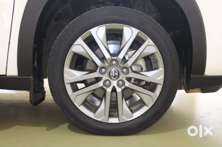 Toyota Innova Hycross 2.0 Zx Hybrid 7 Str, 2025, Petrol