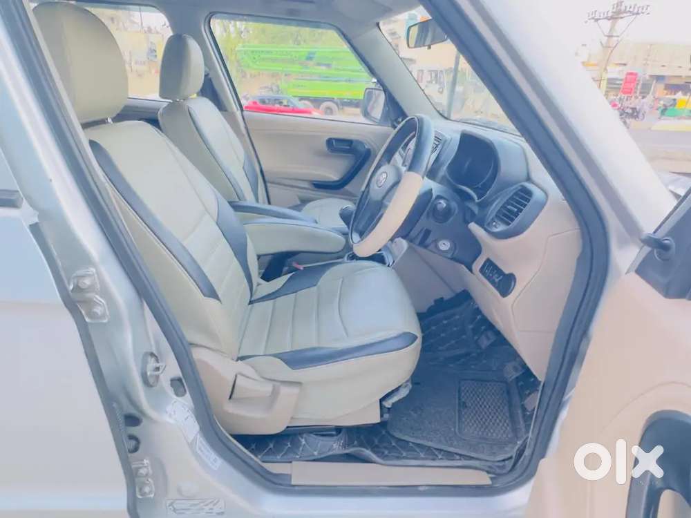 Mahindra Tuv300 T6 ( Diesel) Mt