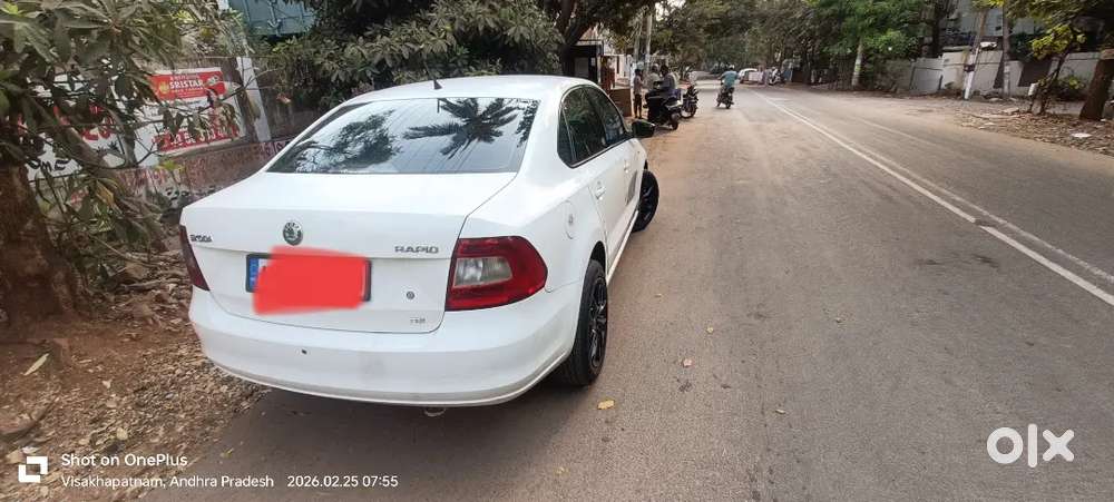 Skoda Rapid Elegance 2012 Diesel Manual