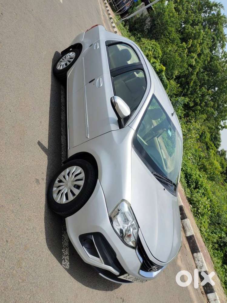 Toyota Etios 1.5 V, 2017, Petrol