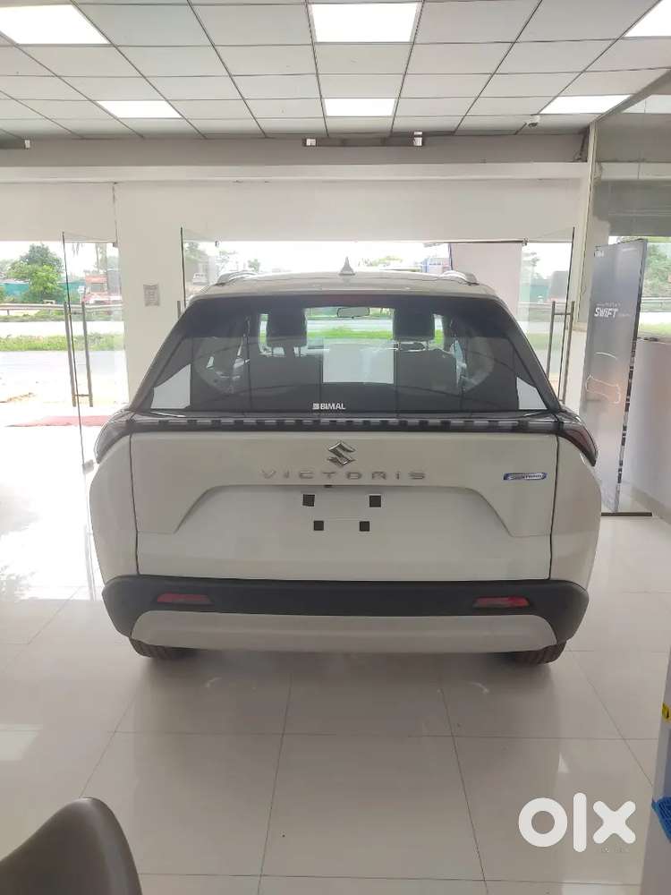 Maruti Suzuki Victoris Vxi Petrol