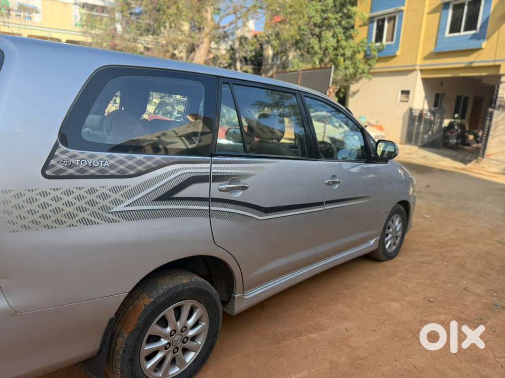 Toyota Innova 2012 Diesel Well Maintained