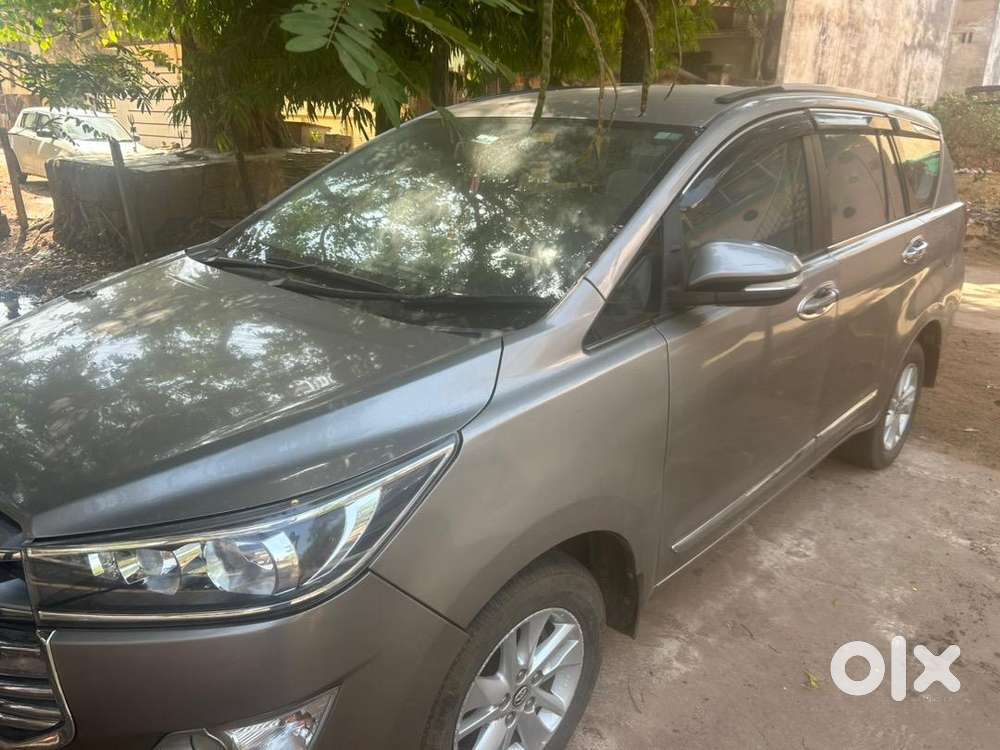 Toyota Innova Crysta 2017 Diesel Well Maintained