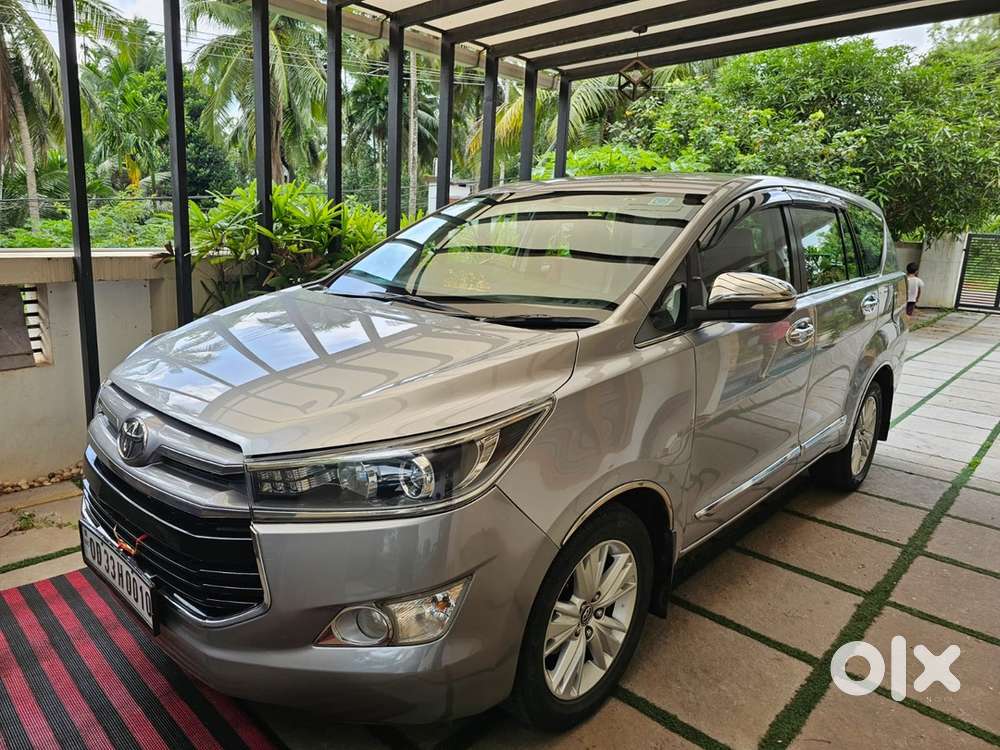 Toyota Innova Crysta 2.8z At Top Variant