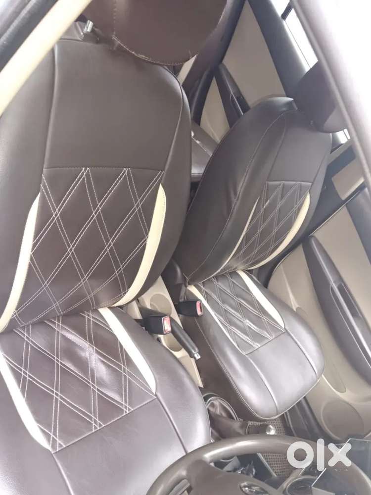 White Hyundai I20