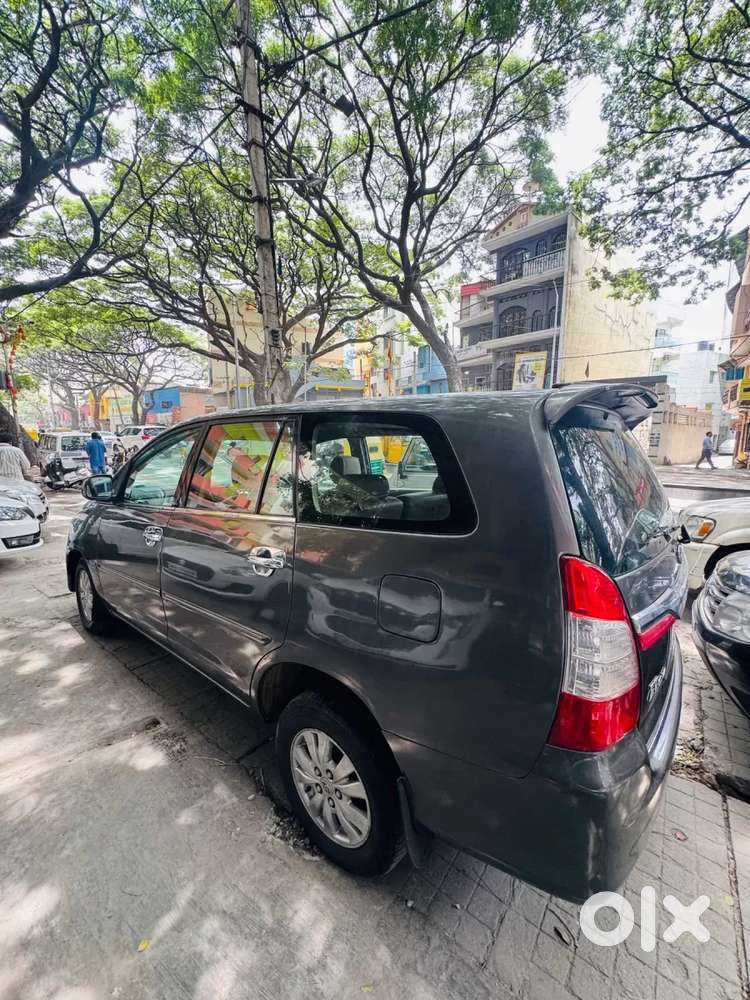 Toyota Innova 2.5 VX 7 Seater BS IV, 2011, Diesel