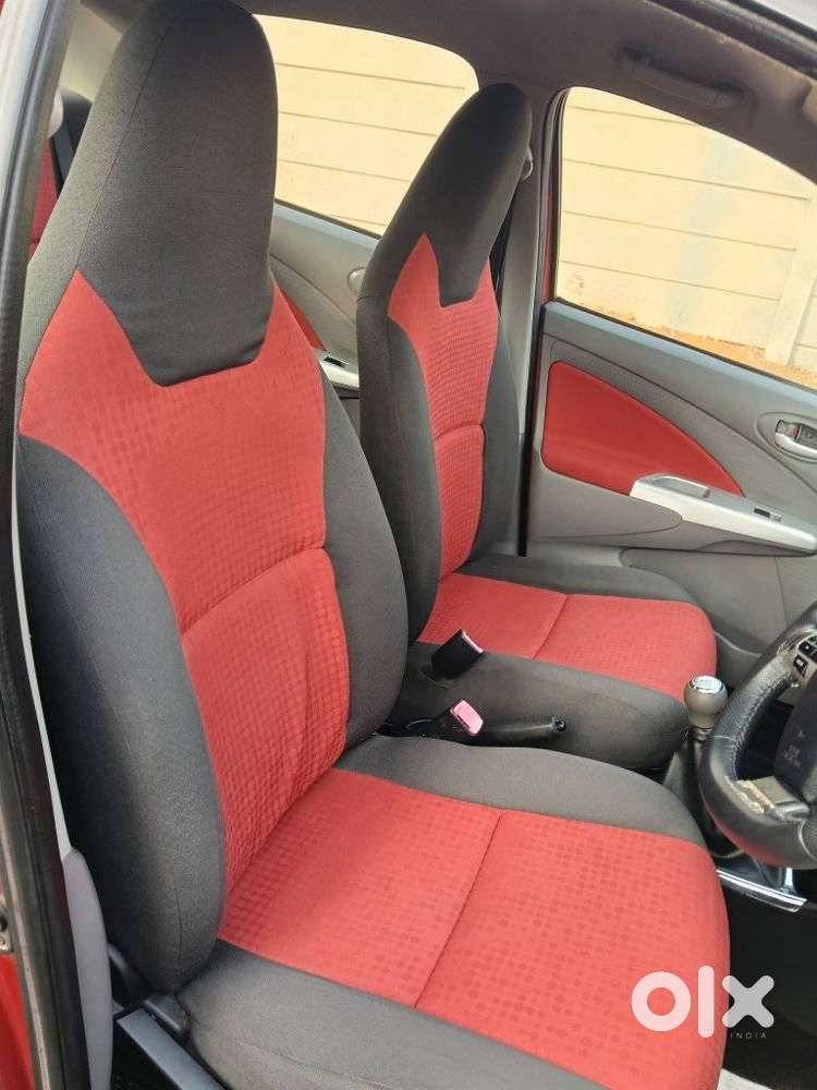 Toyota Etios Cross 1.2 V, 2011, Petrol