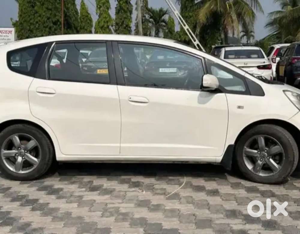 Honda Jazz 2011 Cng & Hybrids 64000 Km Driven