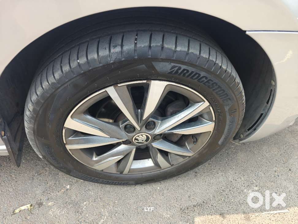 Skoda Slavia Style 1.0l Tsi Mt, 2022, Petrol