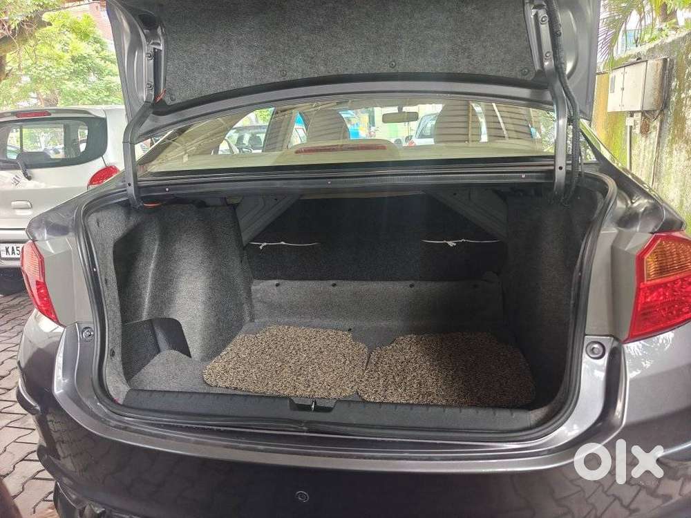 Honda City 1.5 V 4th Gen I-vtec Mt, 2017, Petrol