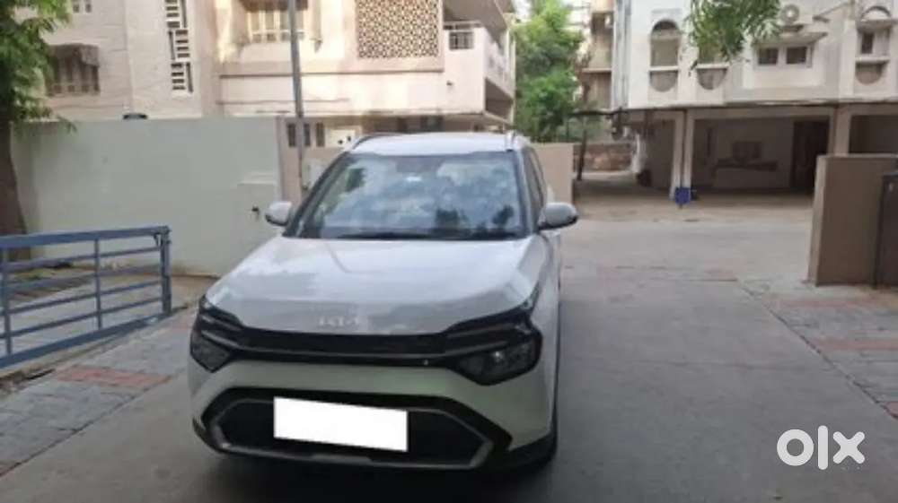 Kia Carens Prestige Petrol Manual 2022 First Owner