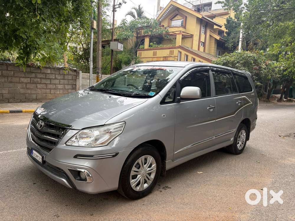 Toyota Innova 2.5 G (diesel) 8 Seater Bs Iv, 2015, Diesel