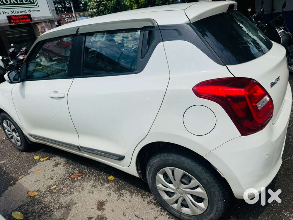 2023 Maruti Swift Petrol Manual