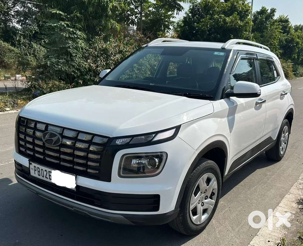 Hyundai Venue Petrol 2023