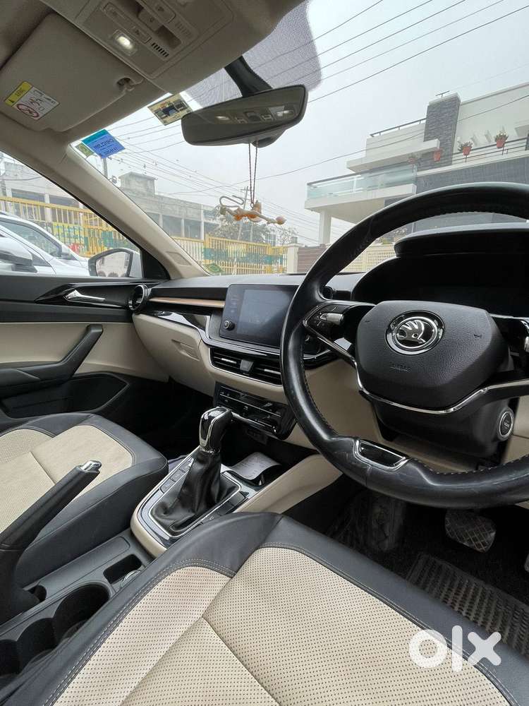 Skoda Slavia 1.5 Tsi Style At, 2023, Petrol