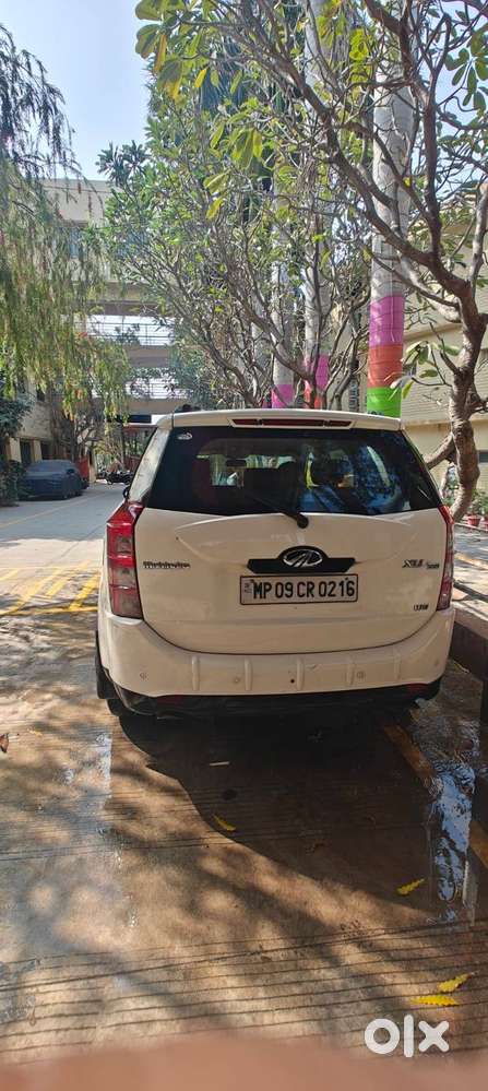 Mahindra Xuv500 W8 2015