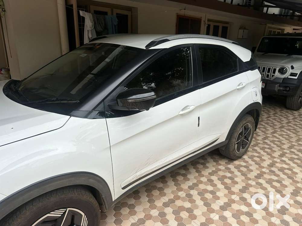 Tata Nexon Creative(+)diesel(amt) 2024 Model