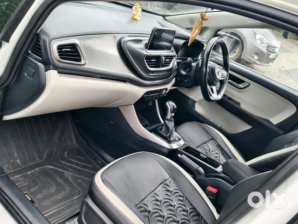 Tata Altroz 1.2 Xz Plus Dark Edition, 2023, Petrol
