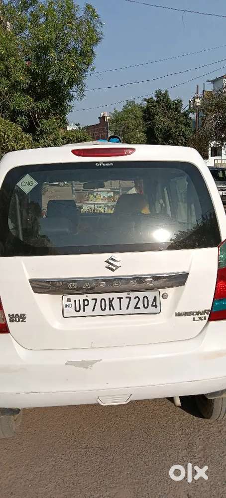 गाड़ी एकदम नईं कंडीशन में है