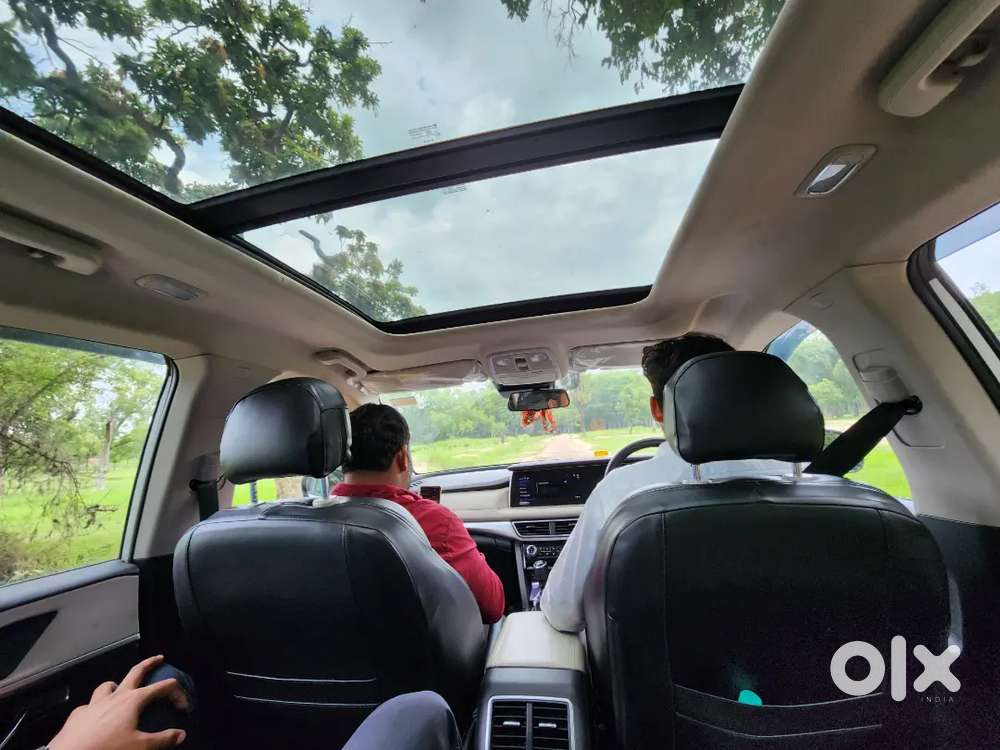Mahindra Xuv700 2023 Diesel Well Maintained