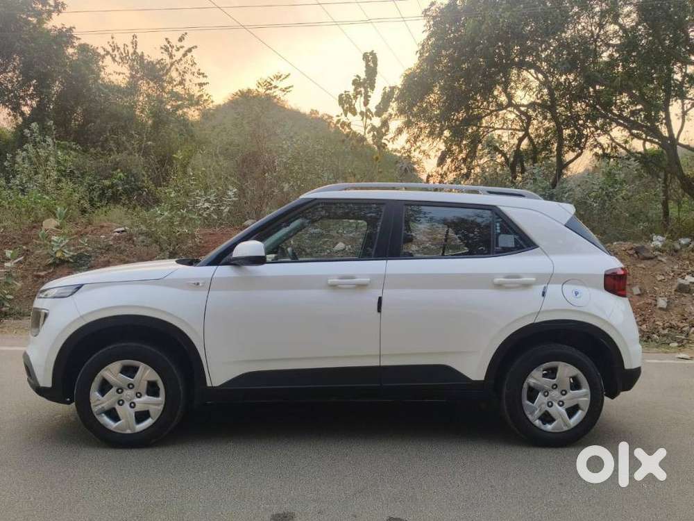 Hyundai Venue 1.2 S (o), 2022, Petrol