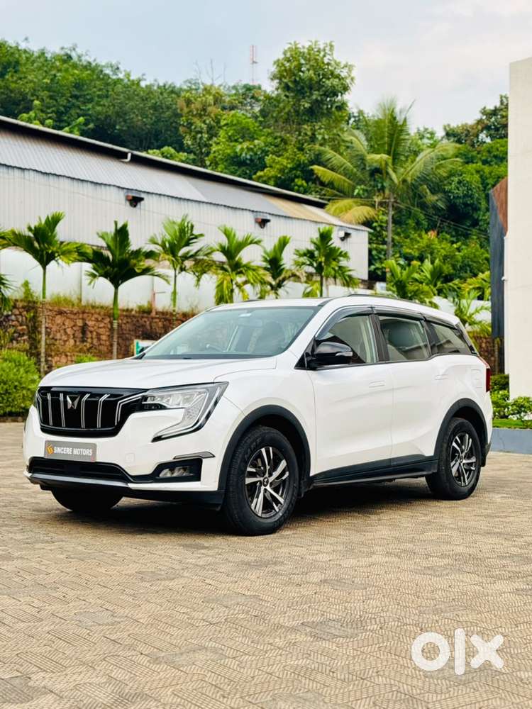 Mahindra Xuv700 2.0 Ax 5 Petrol Mt 7 Str, 2022, Petrol