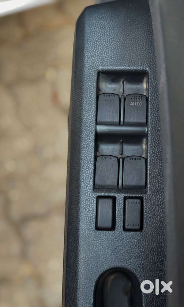 Maruti Suzuki Ritz Vxi, 2010, Petrol