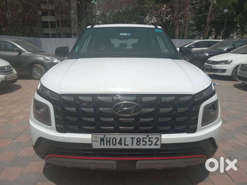 Hyundai Venue Sx(o) 1.0 Turbo Dct Knight Edition, 2024, Petrol