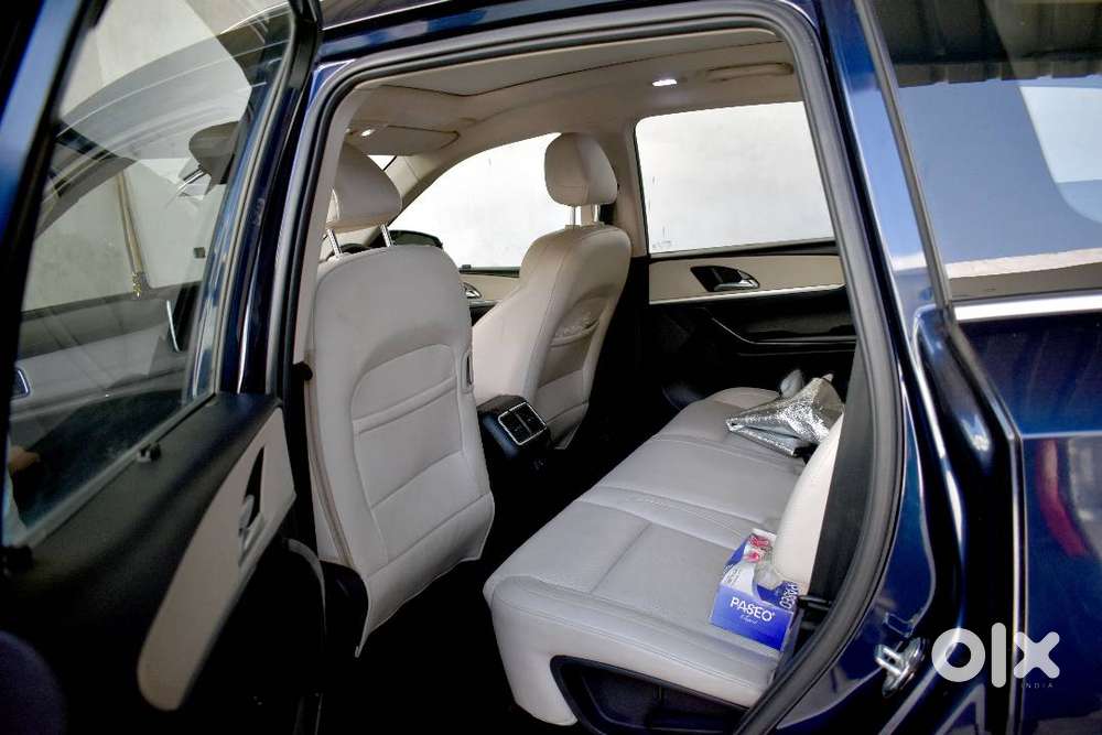 Mahindra Xuv700 Ax7 Luxury Pack Reg Date- 08/12/2021