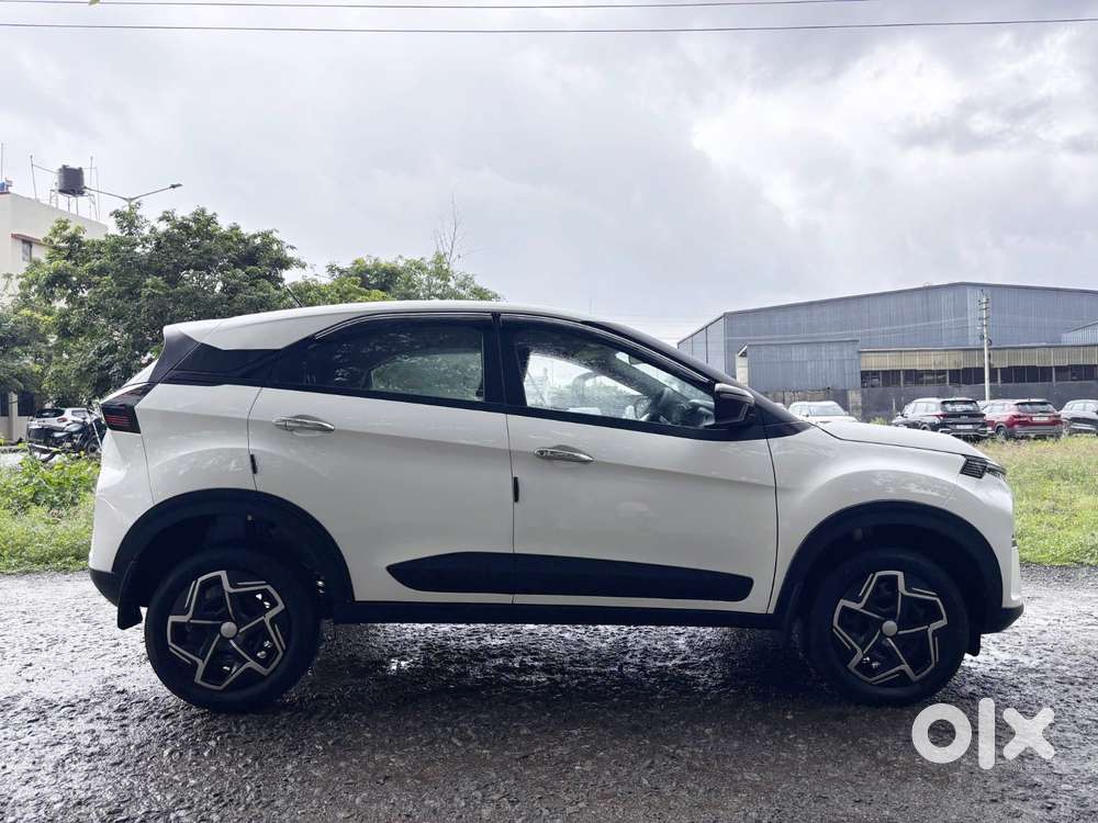 Tata Nexon Smart Plus1.2 Revotron Petrol 5 Mt, 2025, Petrol