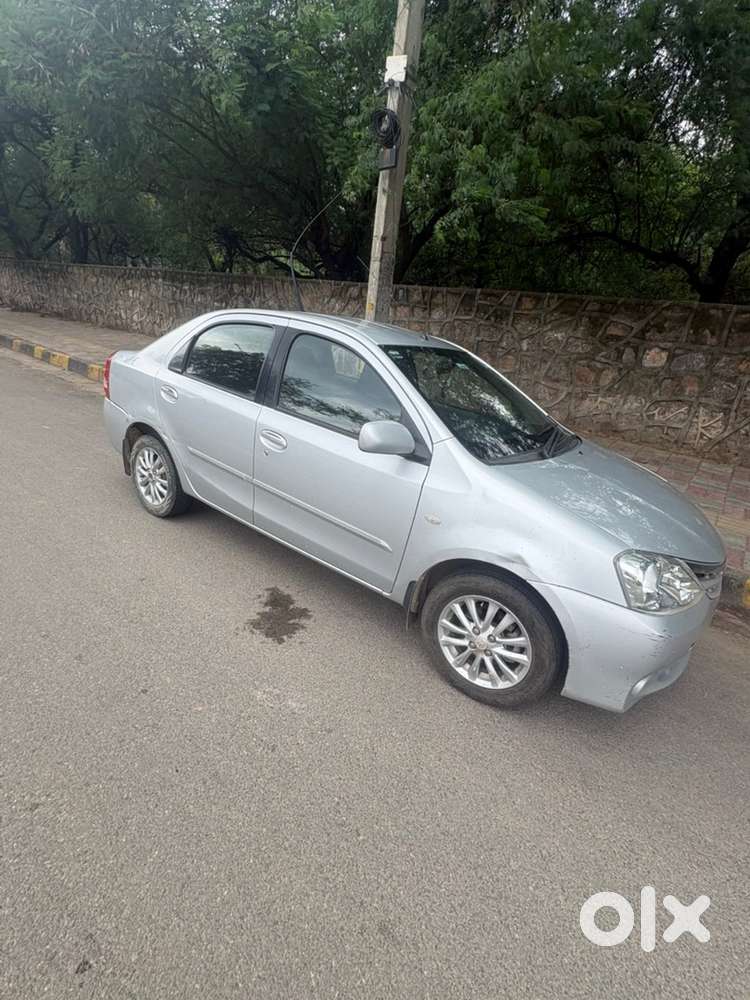 Toyota Etios Petrol Manual 2011 Km Driven 104000