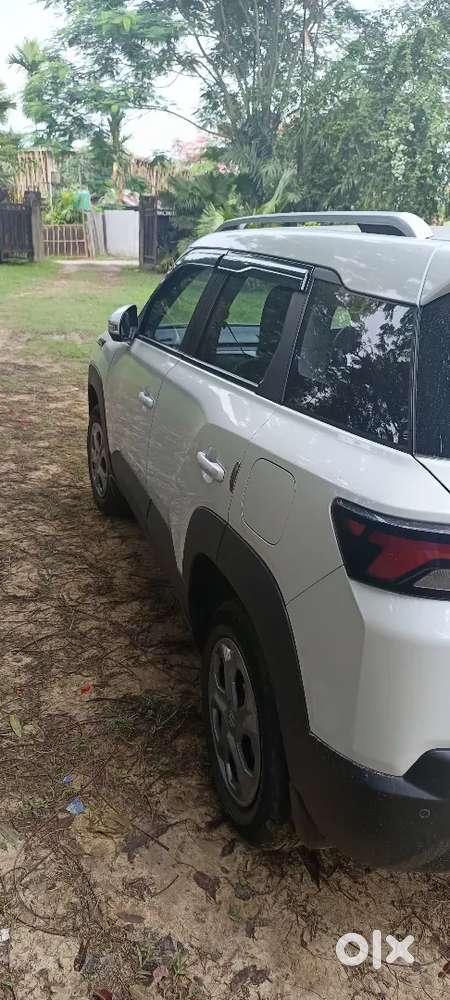 Maruti Suzuki Brezza 2024 Petrol 25000 Km Driven