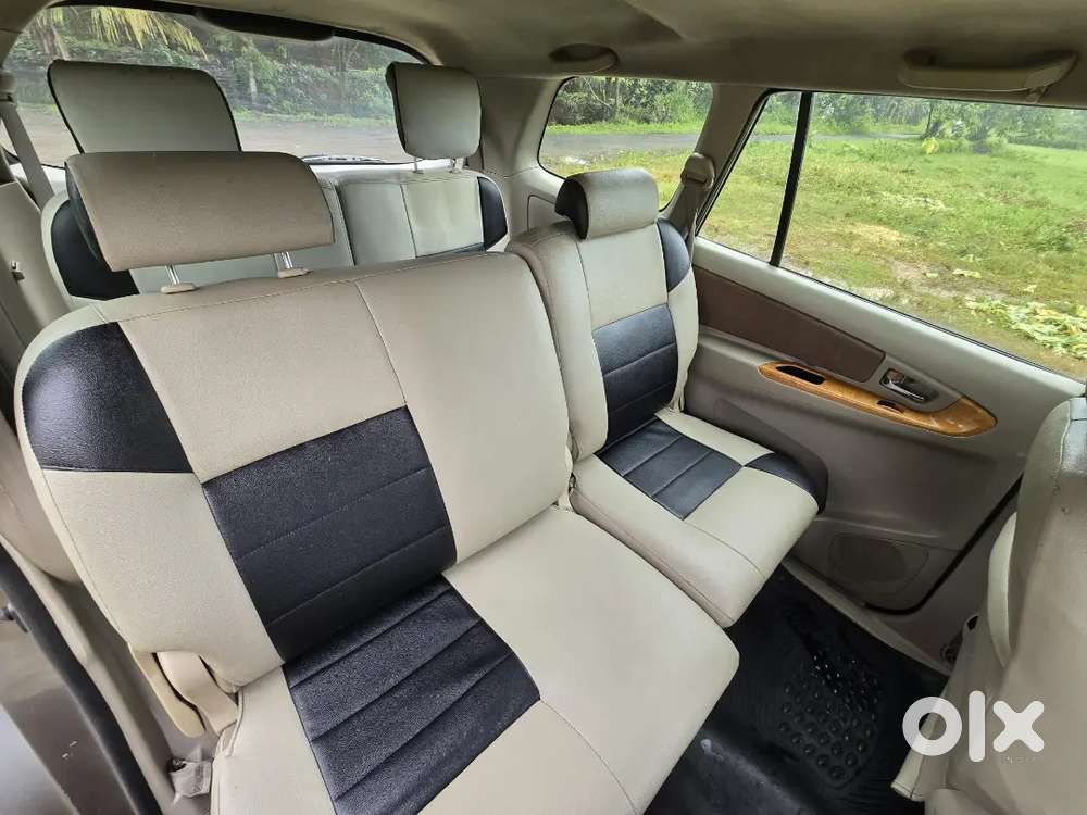 Toyota Innova Diesel 2011 Car