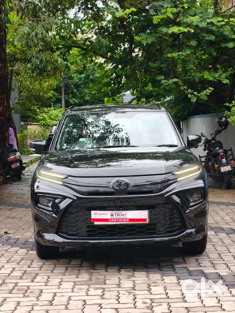 Toyota Urban Cruiser Hyryder, 2025, Petrol