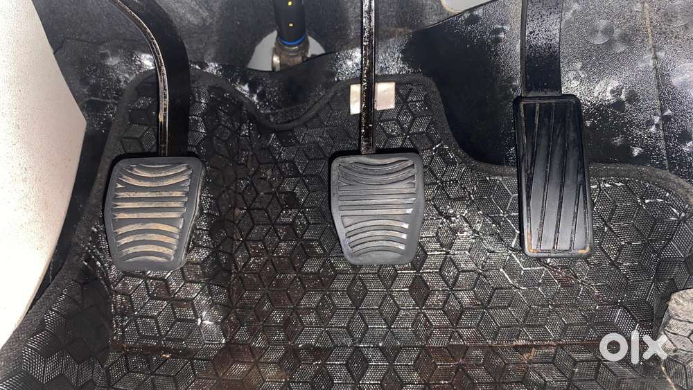 Mahindra Xuv300 W4, 2023, Petrol