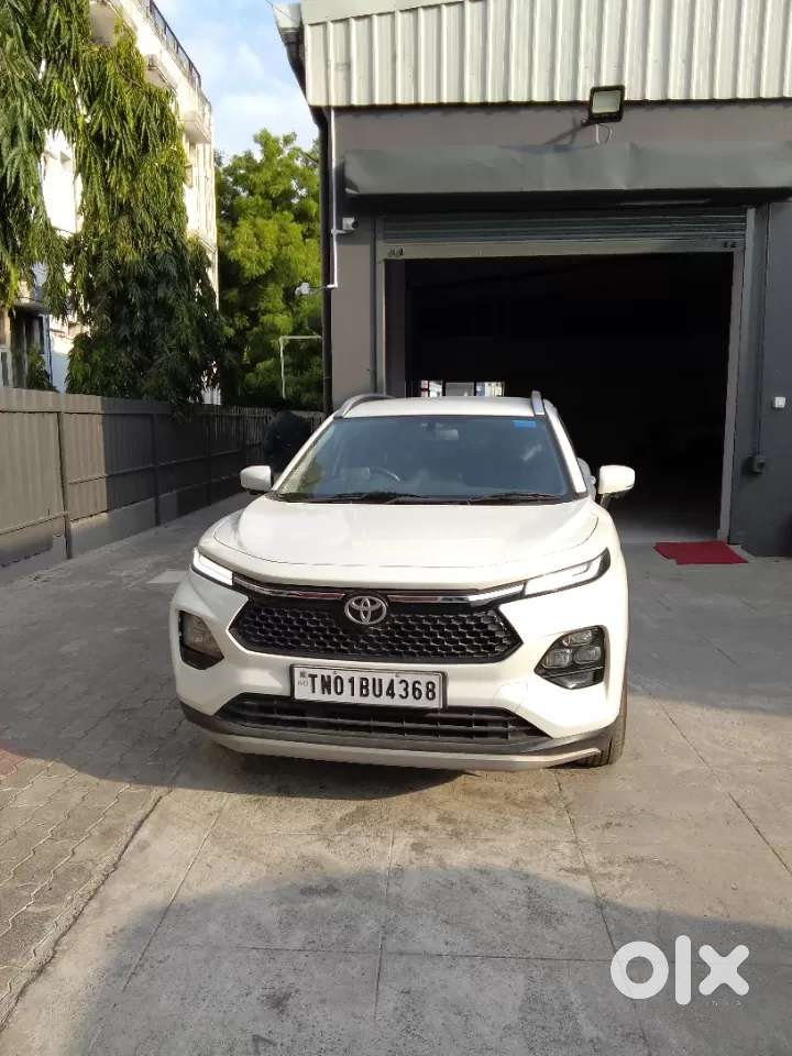Toyota Urban Cruiser Taisor V 1.0 Petrol At Dual Tone, 2024, Petrol