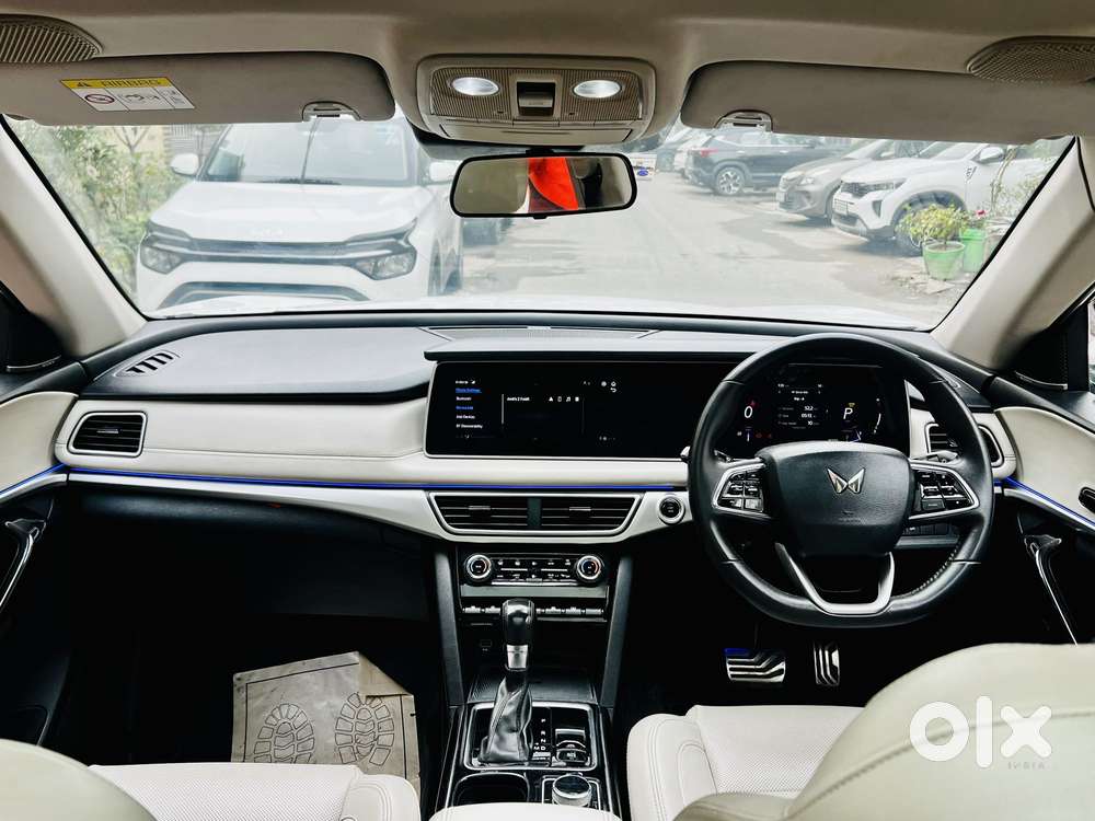 Mahindra Xuv700 2.0 Ax 7 Petrol At Luxury Pack Str, 2022, Petrol