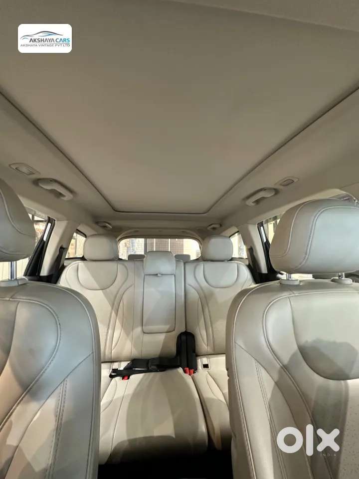 Mahindra Xuv700 2.2 Ax 7 Diesel At Luxury Pack Str Awd, 2022, Diesel