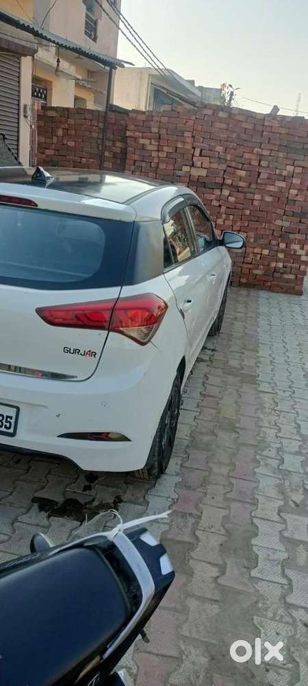 Hyundai I20 2014petrol 90000 Km Driven All Tyre New