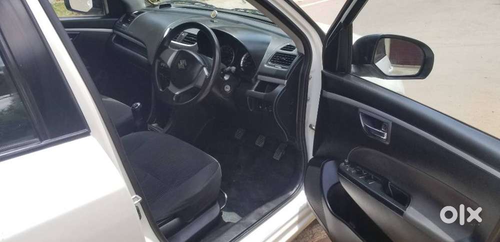 Maruti Suzuki Swift Vxi Optional, 2016, Petrol