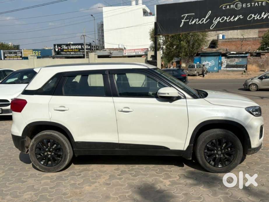 Maruti Suzuki Brezza 1.5 Zxi Smart Hybrid, 2021, Petrol